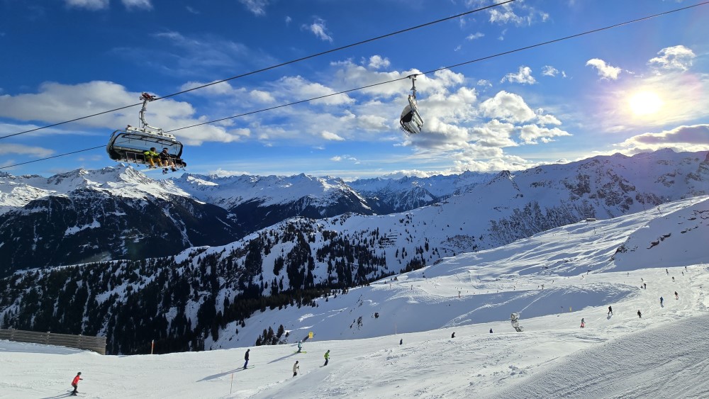 Pistes met zon in Silvretta Montafon.